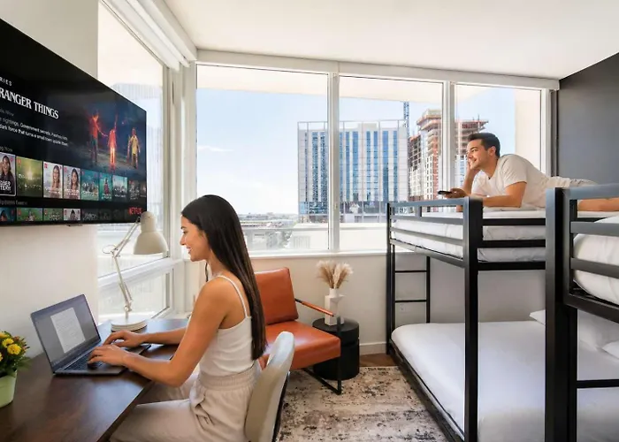 Stylish Asu Pool Gym Balcony Parking Wd Apartment *