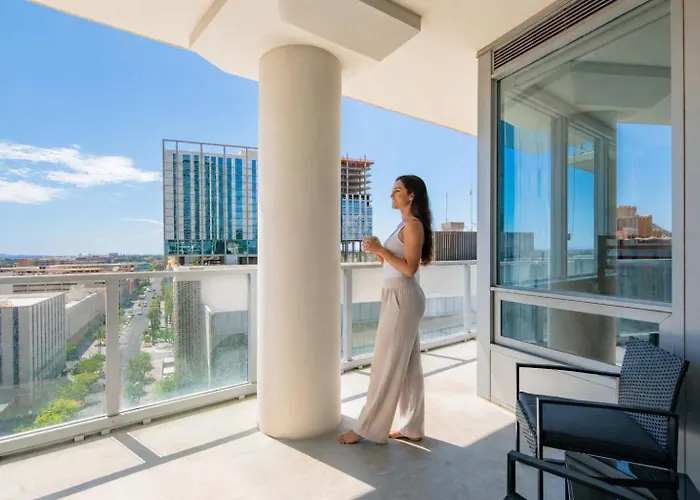 Stylish Asu Pool Gym Balcony Parking Wd Apartment *